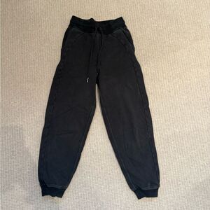 Lululemon Scuba Jogger - size 2